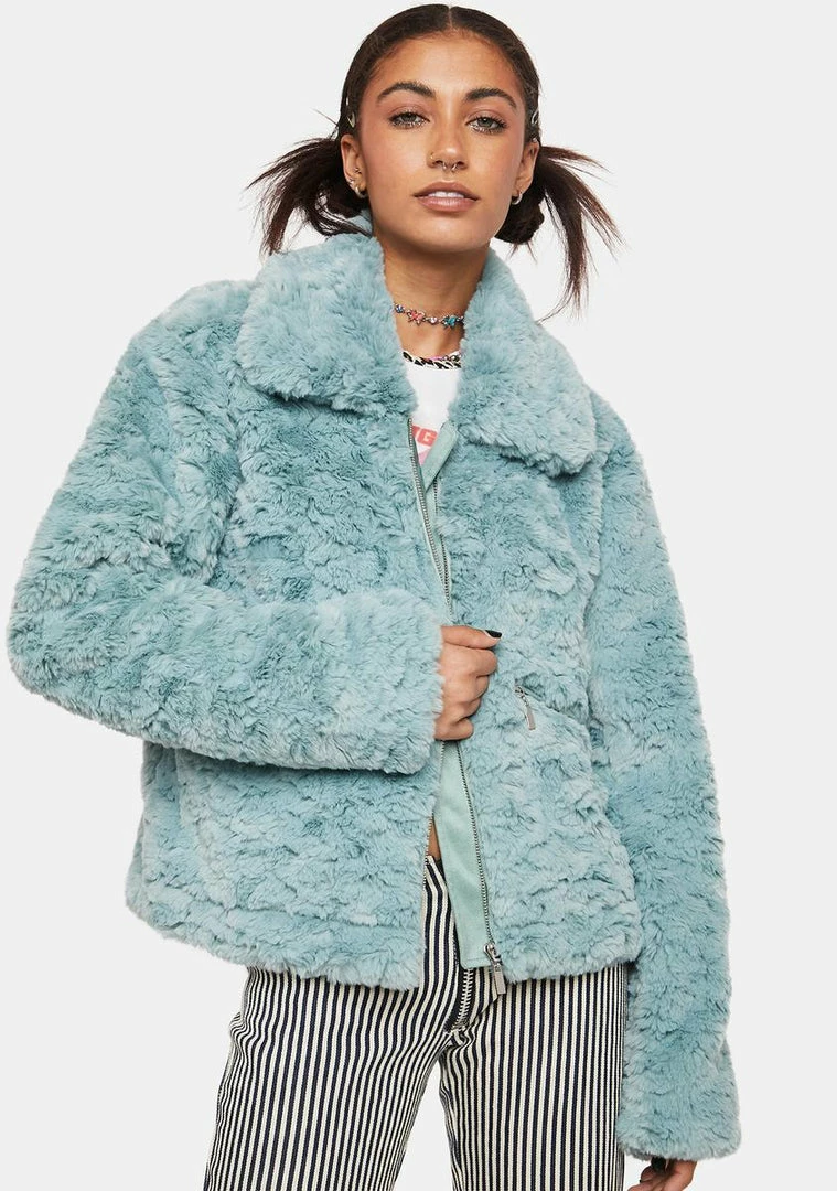 Brand new ๐ Noize Outerwear Serena Short Length Faux Fur ๐งฅ Coat ๐ฅฐ 3 Noize Outerwear Serena Short Length Faux Fur Coat